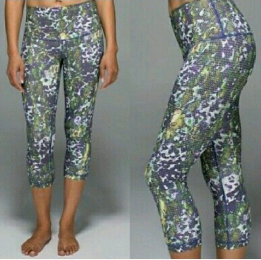 EUC Lululemon Wander Under Crop ll Size 4